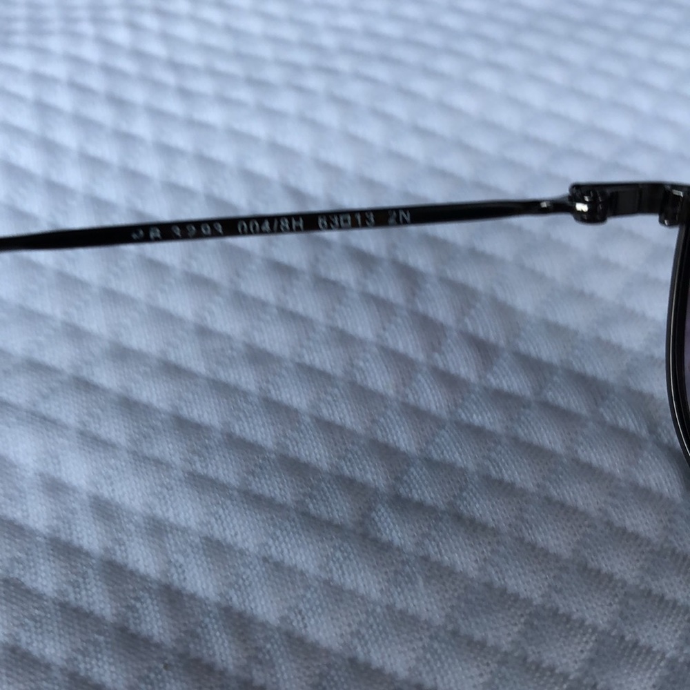 Authentic Ray-Ban sunglasses - Picture 5 of 6